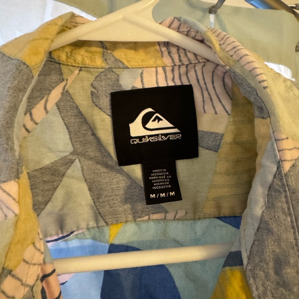 Quiksilver Men's Blue and Yellow Patterned Shirt - Picture 3 of 3